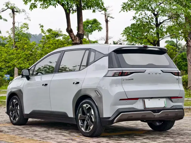 GAC Aion Y — Фото автомобиля 9