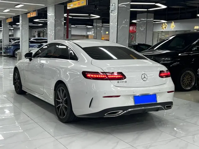 Mercedes-Benz E-Class — Фото автомобиля 8