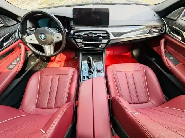 BMW 5 Series — Фото автомобиля 14
