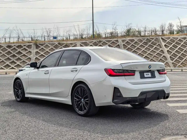BMW 3 Series — Фото автомобиля 4