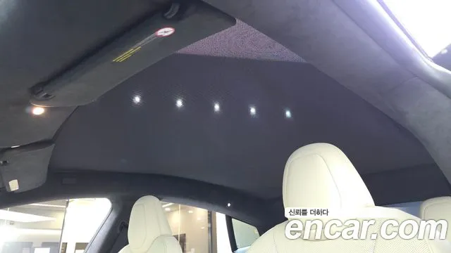 Tesla Model S — Фото автомобиля 25