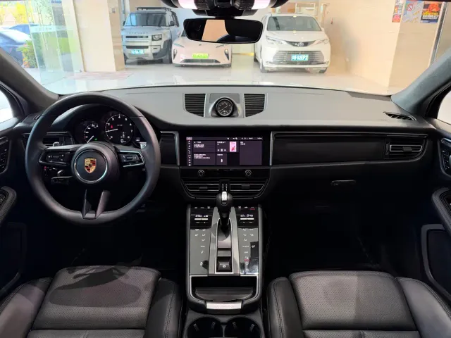 Porsche Macan — Фото автомобиля 15