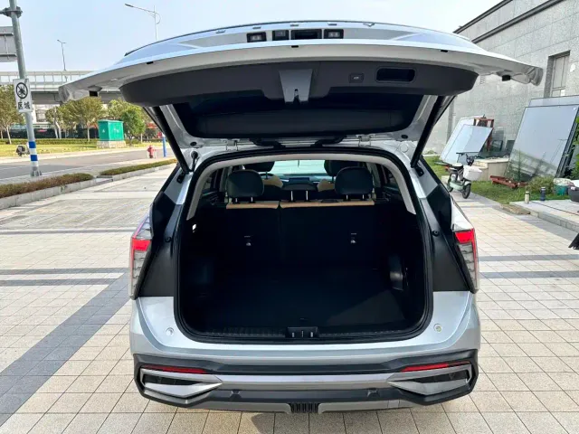 Geely Boyue L — Фото автомобиля 22