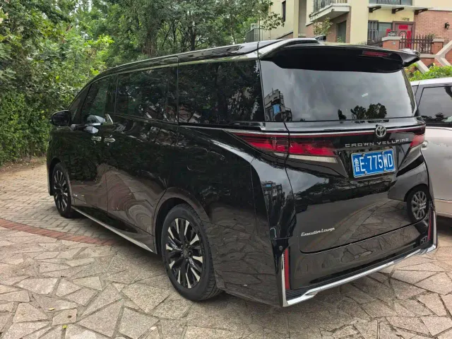 Toyota Vellfire — Фото автомобиля 5