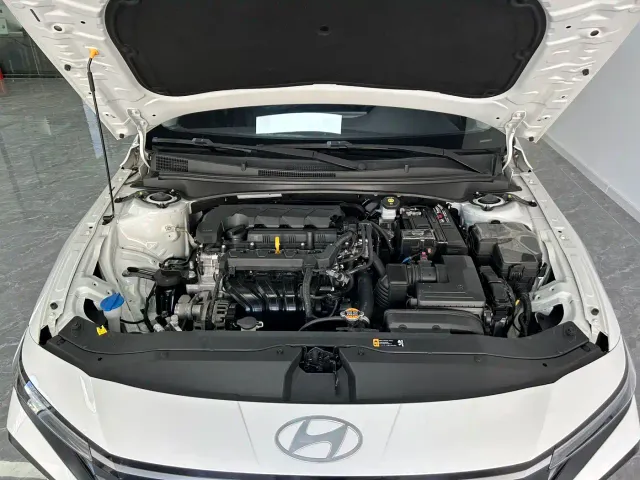 Hyundai Elantra — Фото автомобиля 18