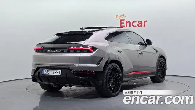 Lamborghini Urus — Фото автомобиля 2