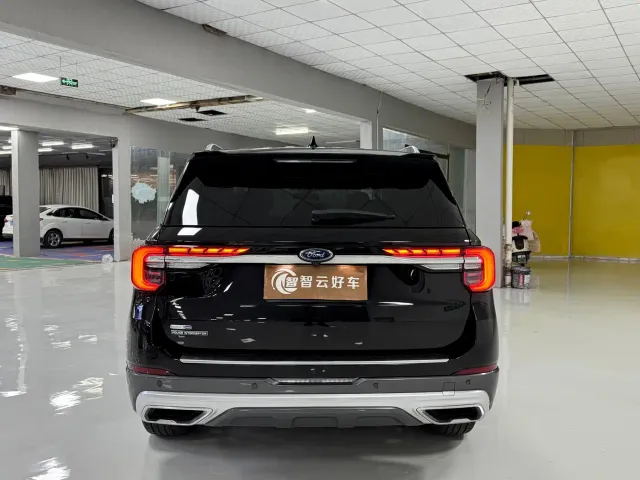 Ford Explorer — Фото автомобиля 8