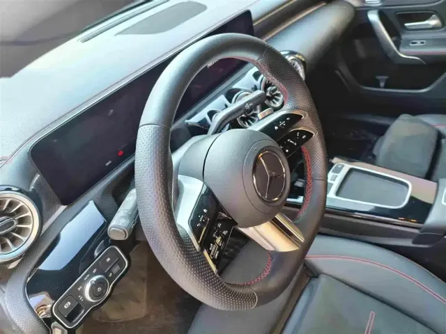 Mercedes-Benz Mercedes-Benz A-Class 2024 Facelift A 200 L Fashion — Фото автомобиля 8