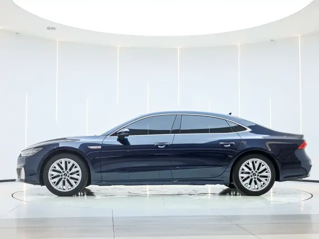 Audi A7L — Фото автомобиля 4