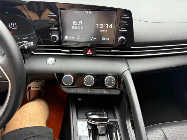 Hyundai Elantra — Фото автомобиля 9