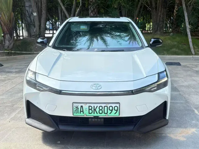 Toyota bZ3 — Фото автомобиля 2