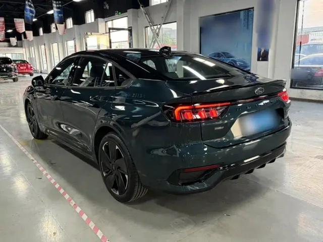 Ford Mondeo — Фото автомобиля 12