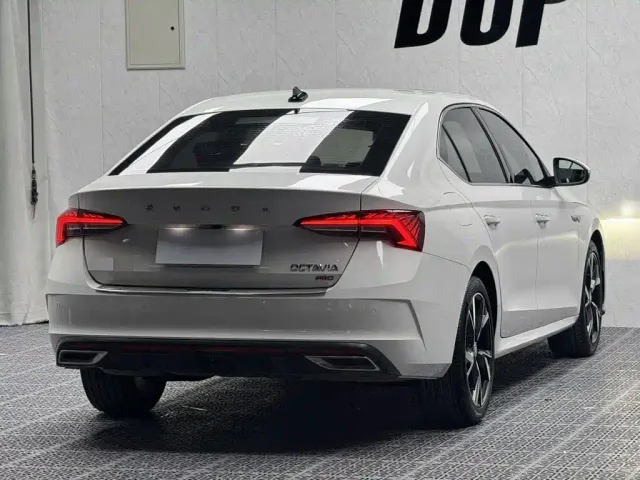 Skoda Octavia — Фото автомобиля 5