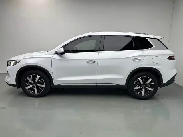 BYD Song Pro — Фото автомобиля 2