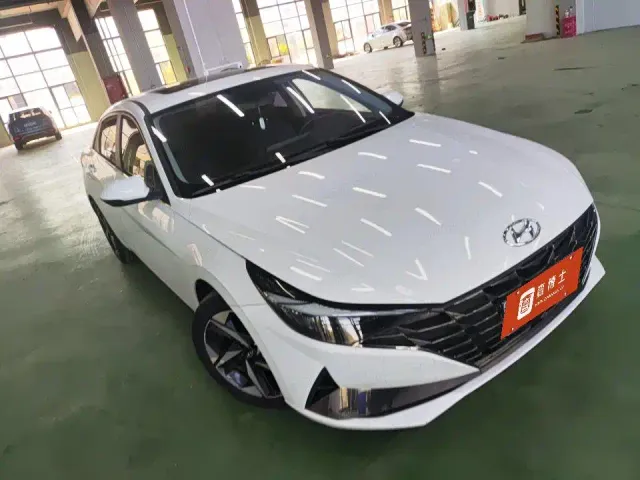 Hyundai Elantra — Фото автомобиля 2