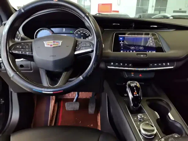 Cadillac XT4 — Фото автомобиля 9