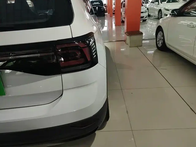 Volkswagen T-Cross — Фото автомобиля 7
