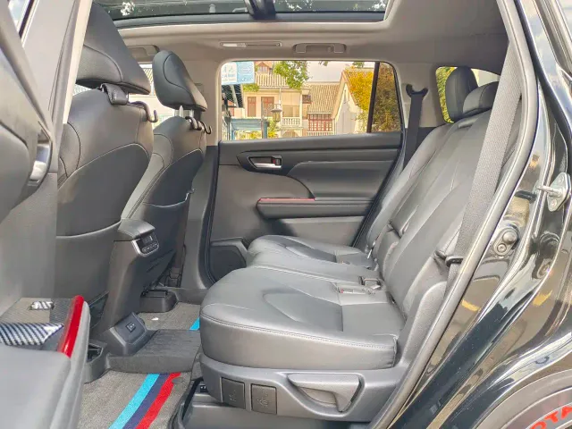 Toyota Highlander — Фото автомобиля 9