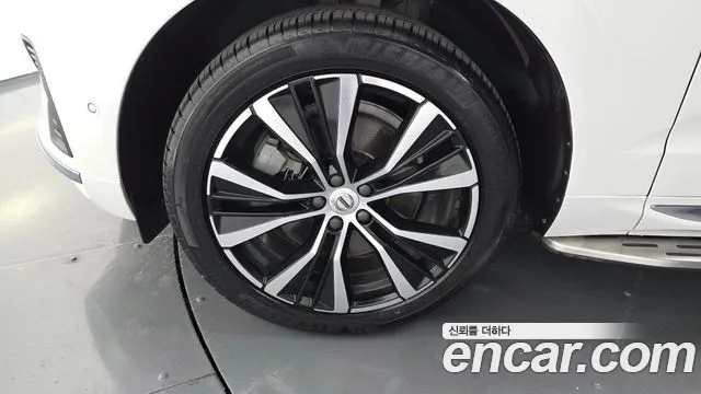 Volvo XC60 2nd Gen — Фото автомобиля 5