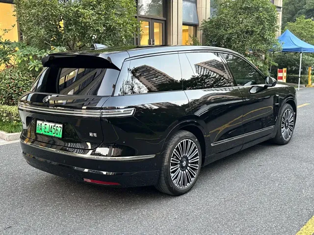 Nio ES8 — Фото автомобиля 4