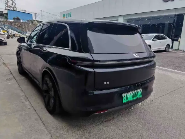 Li Auto L8 — Фото автомобиля 3
