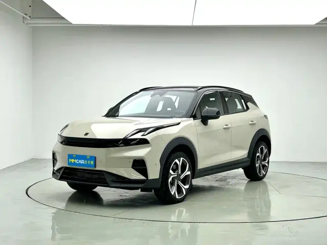Фотография автомобиля — Lynk & Co 06