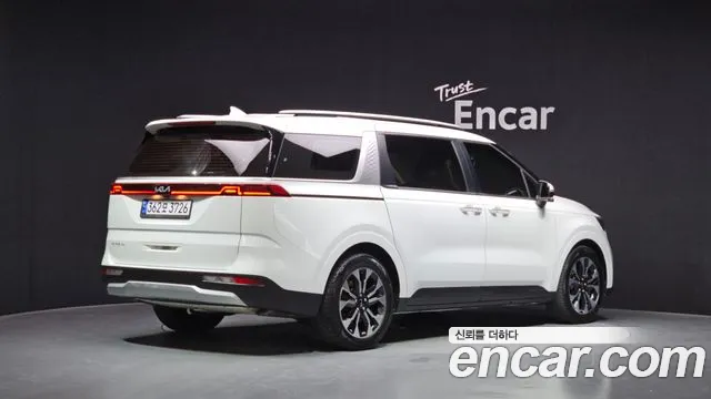 Kia Canival Carnival 4 поколение 9 мест Prestige — Фото автомобиля 2