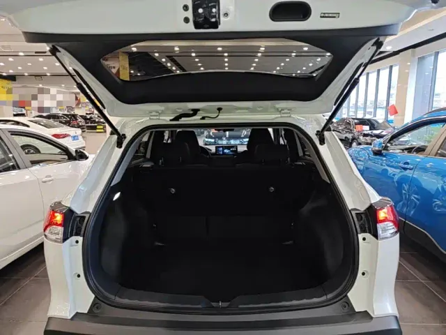 Toyota Corolla Cross — Фото автомобиля 18