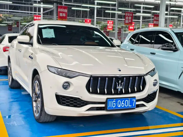 Maserati Levante — Фото автомобиля 3
