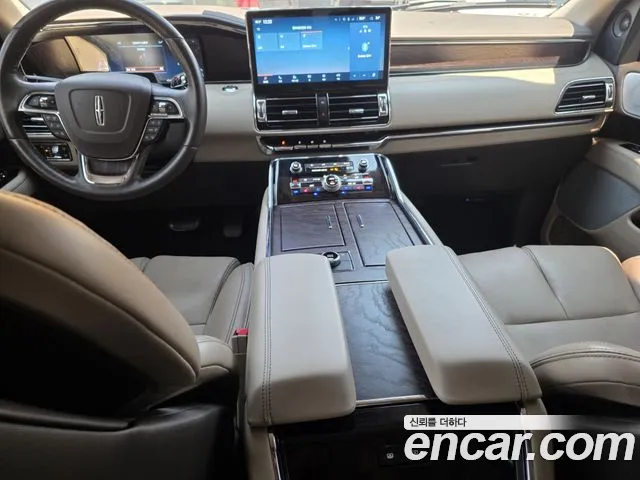 Lincoln Navigator — Фото автомобиля 16