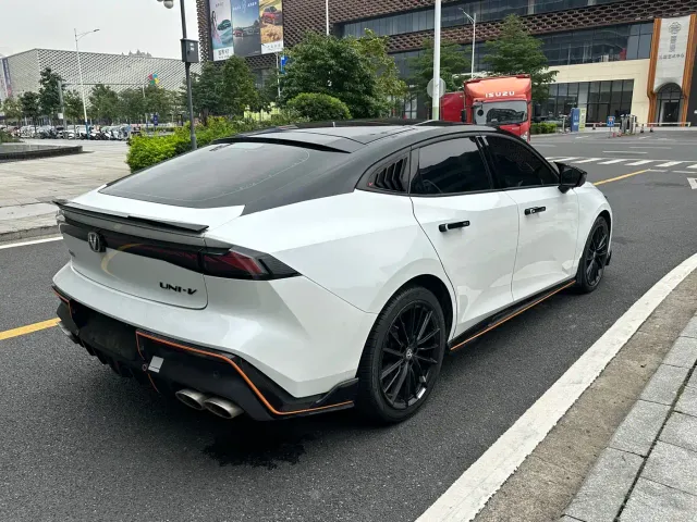 Changan UNI-V — Фото автомобиля 17