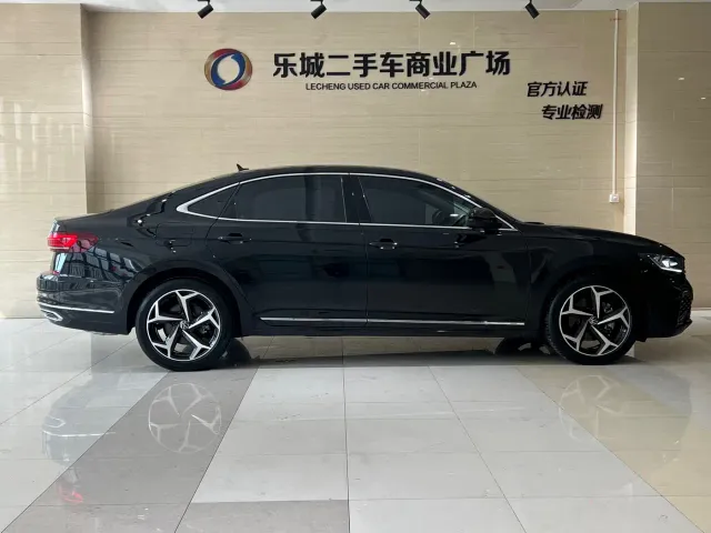 Volkswagen Passat — Фото автомобиля 5
