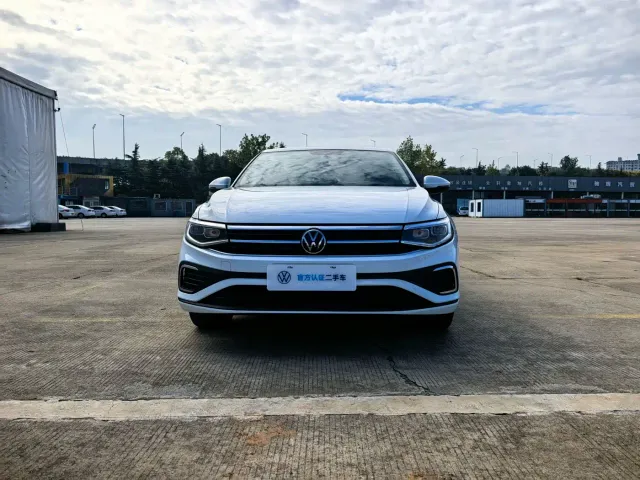 Volkswagen Bora — Фото автомобиля 2