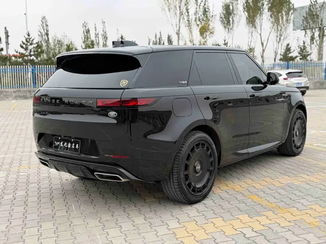 Land Rover Range Rover Sport — Фото автомобиля 8