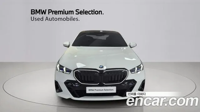 BMW 5 Series G60 — Фото автомобиля 3