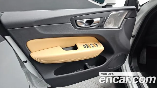 Вольво XC60 — Фото автомобиля 20