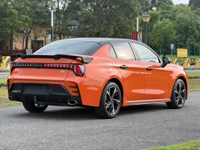 Lynk & Co 03 — Фото автомобиля 6