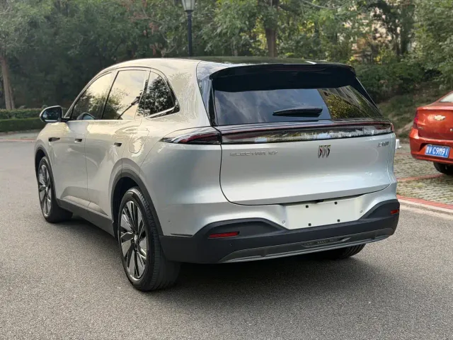 Buick Zhijing E7 — Фото автомобиля 10