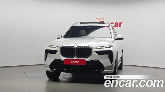 BMW X7 — Фото автомобиля 3