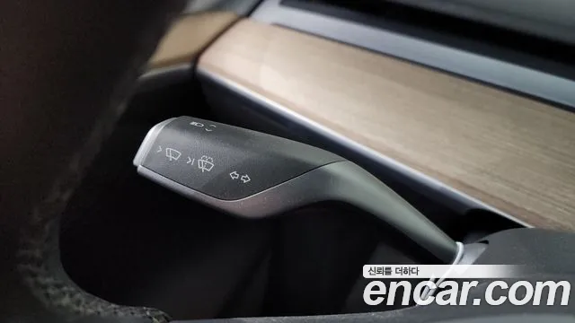 Tesla Model Y — Фото автомобиля 27