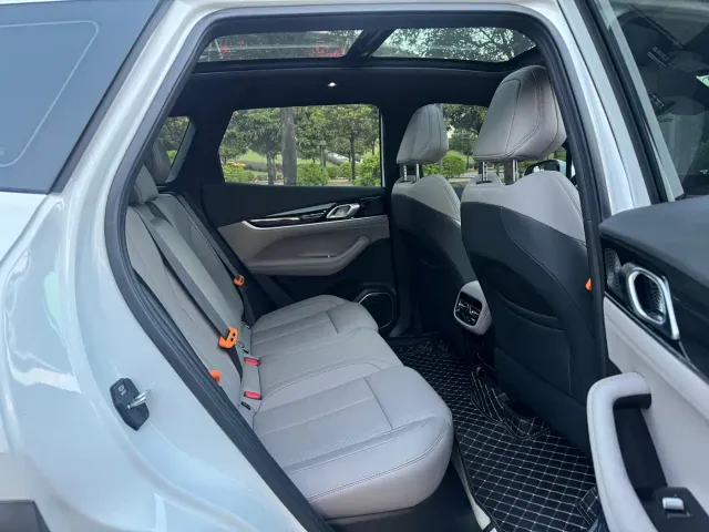 Geely Boyue L — Фото автомобиля 11