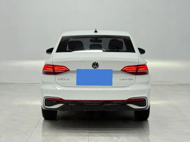 Volkswagen Lavida — Фото автомобиля 3