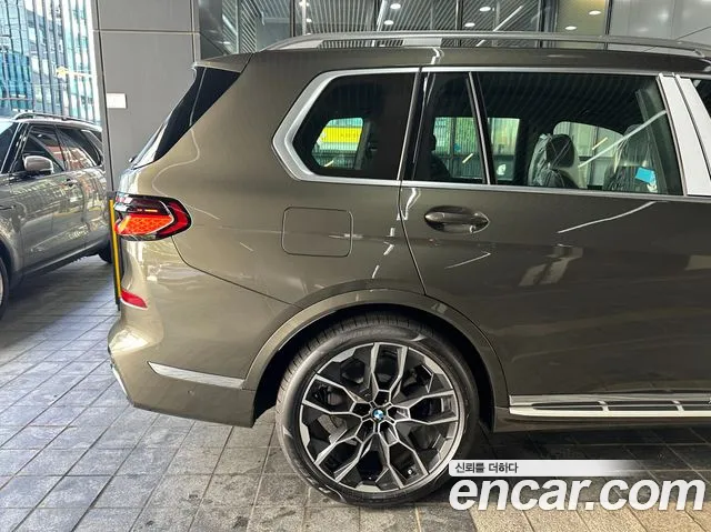 BMW X7 xDrive 40d M Sport 7 мест — Фото автомобиля 12