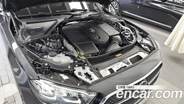 Mercedes-Benz E-Class — Фото автомобиля 6