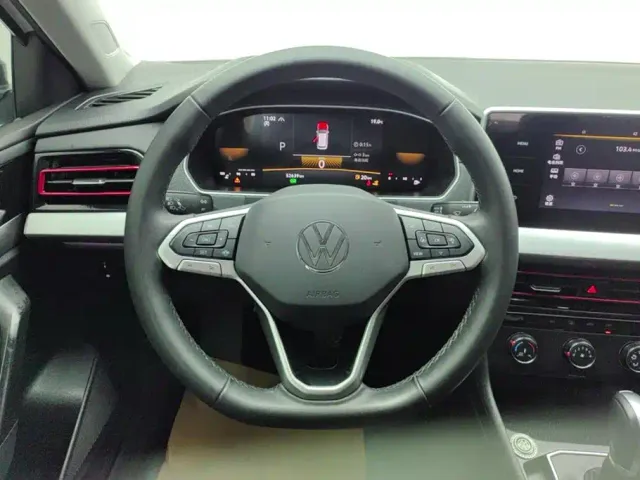 Volkswagen Lavida — Фото автомобиля 15