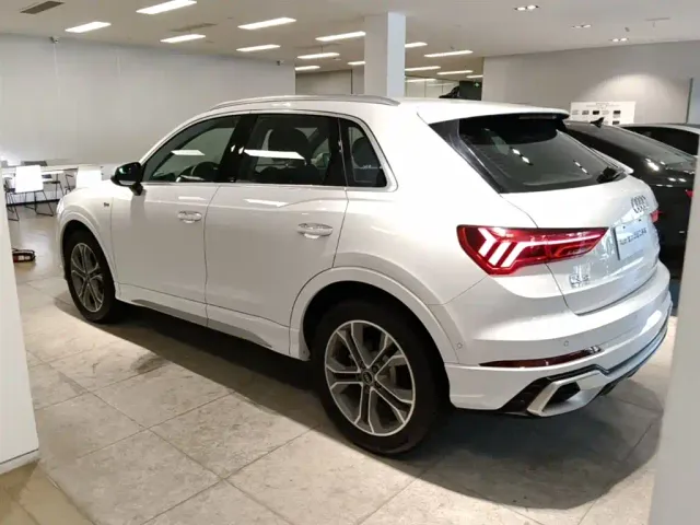 Audi Q3 — Фото автомобиля 4