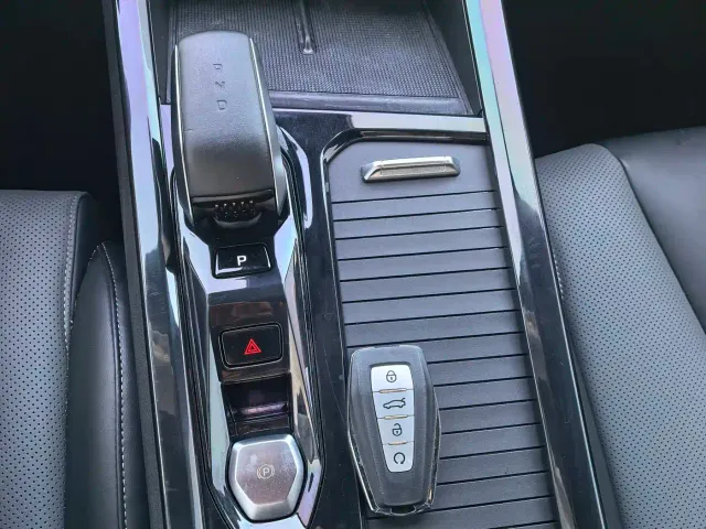 Geely Boyue — Фото автомобиля 9