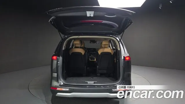 Kia Carnival Generation 4 — Фото автомобиля 19
