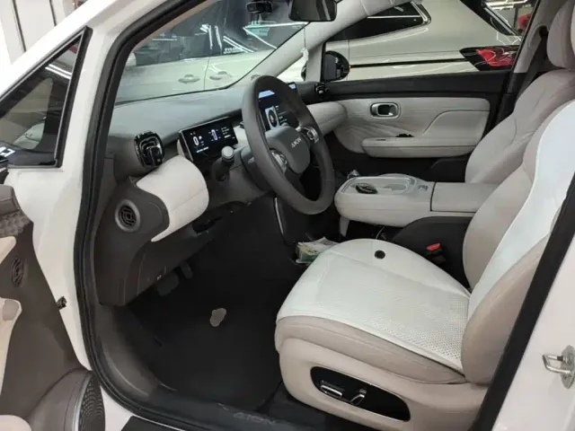 GAC Aion UT — Фото автомобиля 14