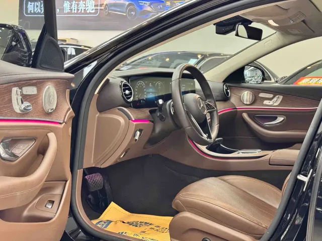 Mercedes-Benz E-Class — Фото автомобиля 15